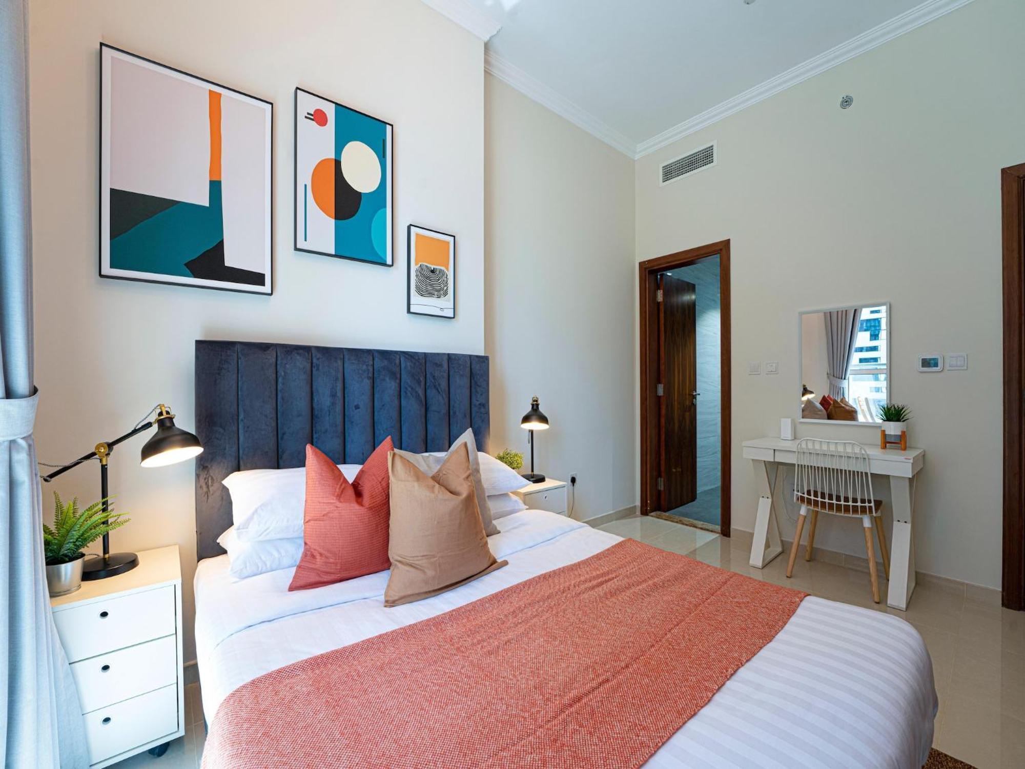 Apartment Luxe Near Mall Burj Khalifa Pool Gym Parking