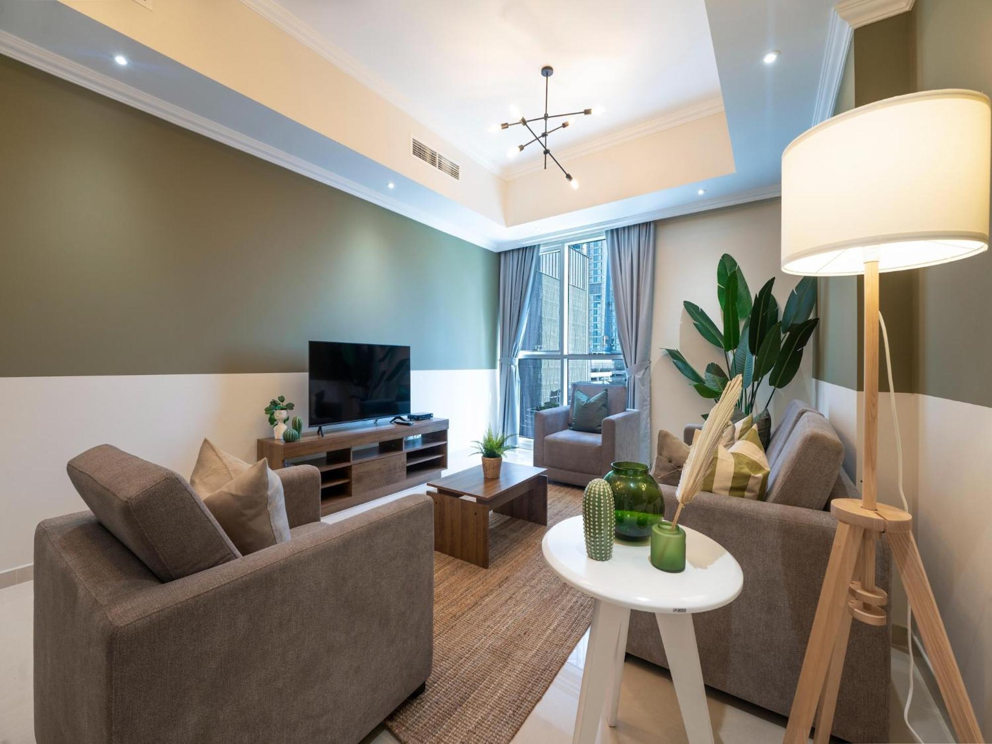 Apartment Luxe Near Mall Burj Khalifa Pool Gym Parking Dubai