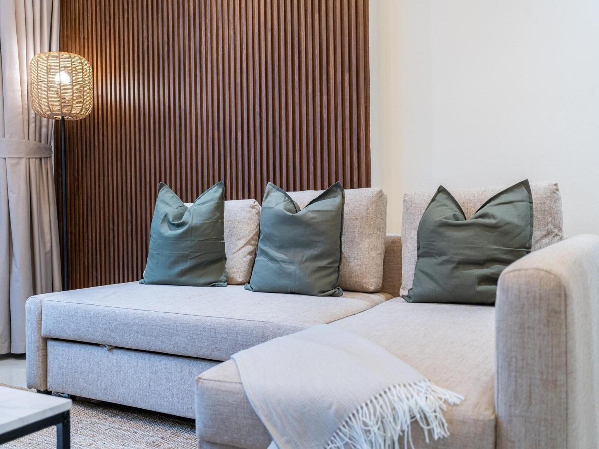 Apartment Luxe Near Mall Burj Khalifa Pool Gym Parking